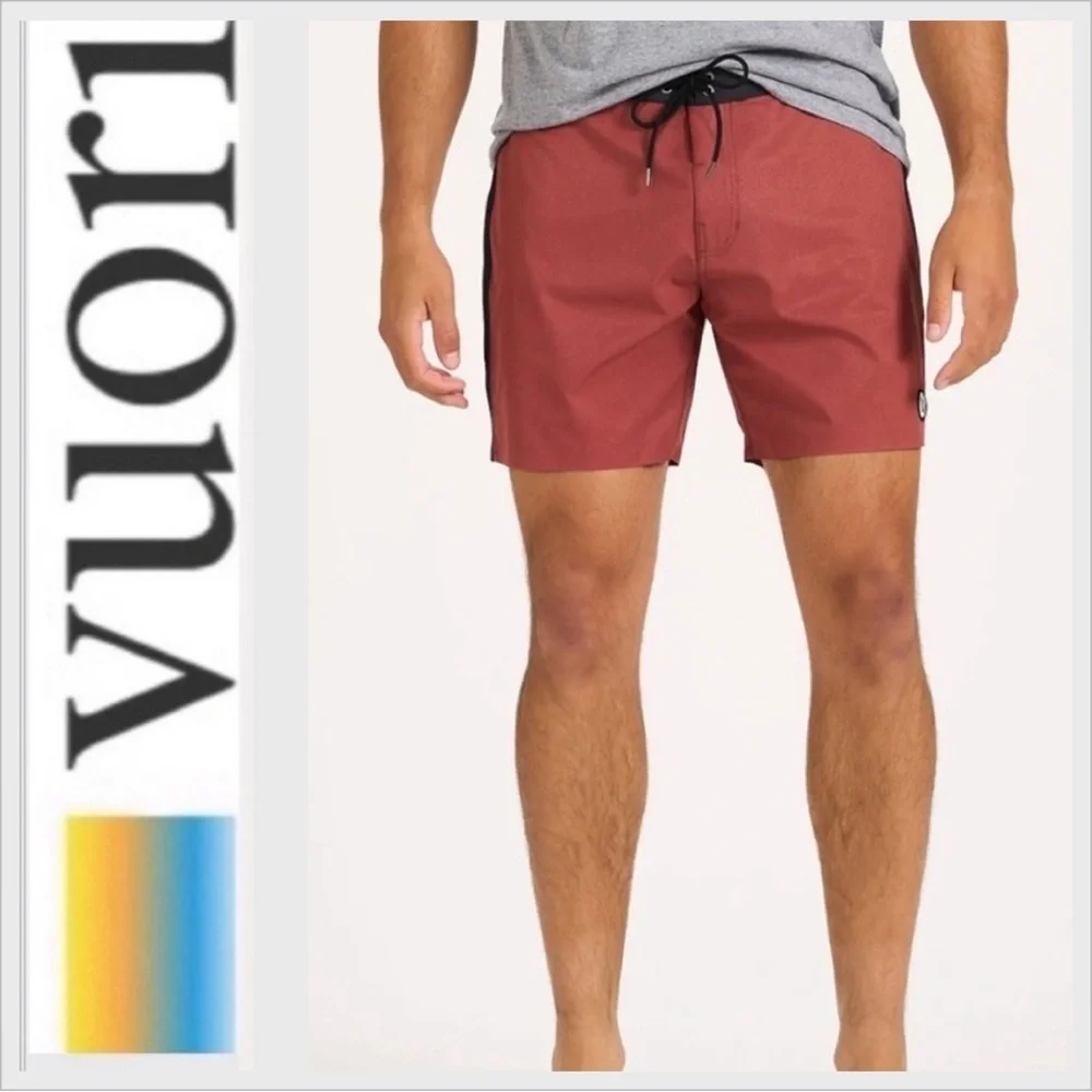 Vuori Peak Boardshorts 38 Red Clay microdots